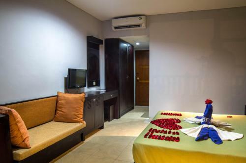 Fourteen Roses Beach Hotel