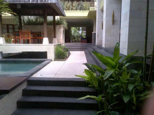 Fourteen Roses Beach Hotel