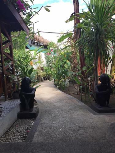 Hostal Aura Bungalow
