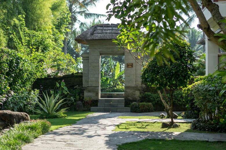 Hotel Radha Phala Resort & Spa