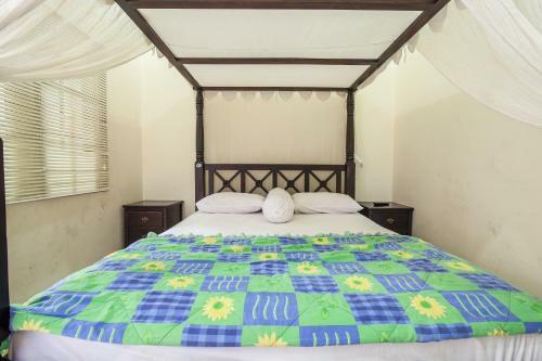 Hostal Lori Beach Inn