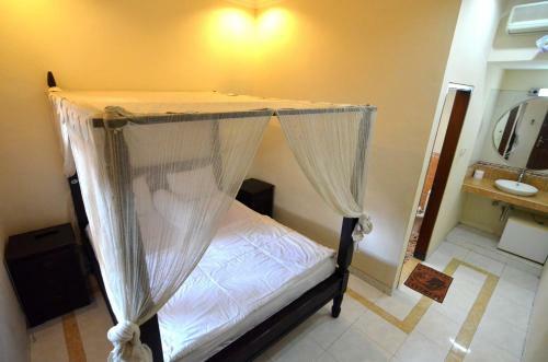 Hostal Lori Beach Inn