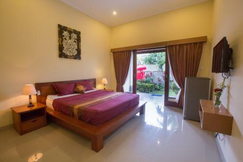 Hostal Ayu Guest House 2