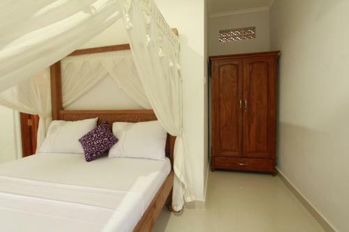 Hostal Suryadina Guest House