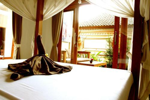 Hostal Suryadina Guest House