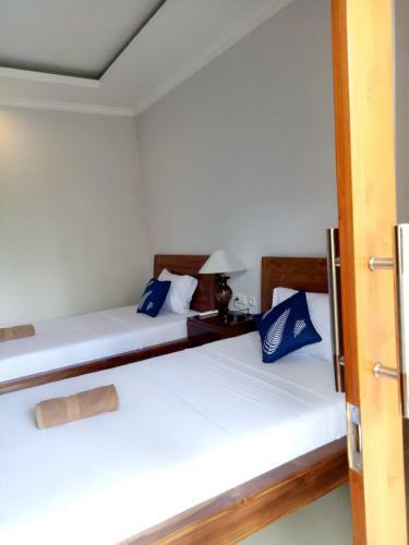Hostal Suryadina Guest House