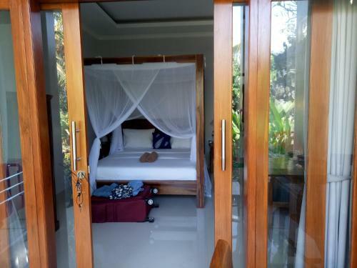Hostal Suryadina Guest House