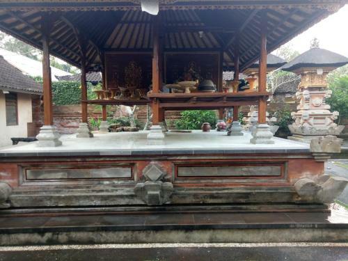 Hostal Suryadina Guest House