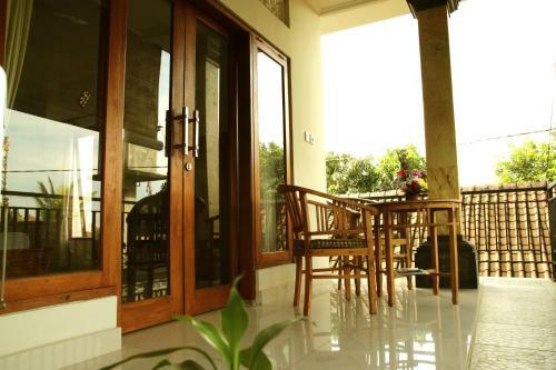 Hostal Suryadina Guest House