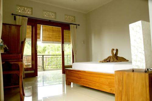 Hostal Suryadina Guest House