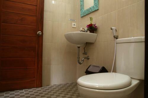 Hostal Suryadina Guest House