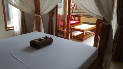 Hostal Suryadina Guest House