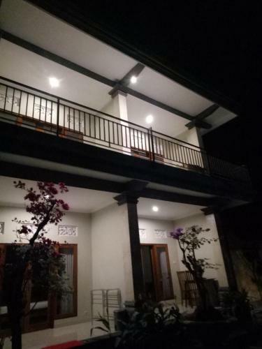 Hostal Suryadina Guest House