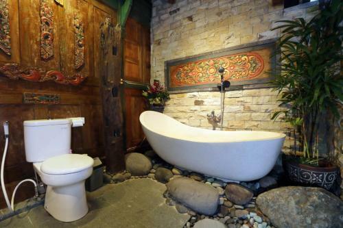 Honeymoon Green Villa