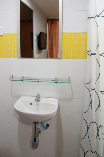 Posada Joy Inn Hotel