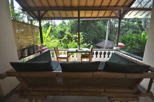 Hostal White Lotus Meditation Centre