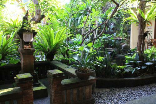 Bed & Breakfast Pratama Home Stay