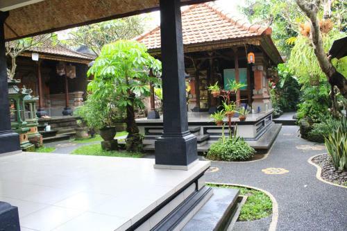 Bed & Breakfast Pratama Home Stay
