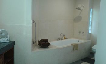 Hostal Gajah Biru Bungalows