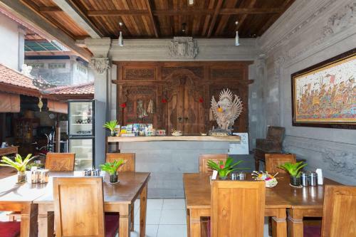 Hostal Bali Moon Guest House