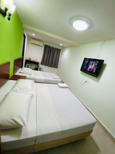 Jrl Budget Inn Hotel