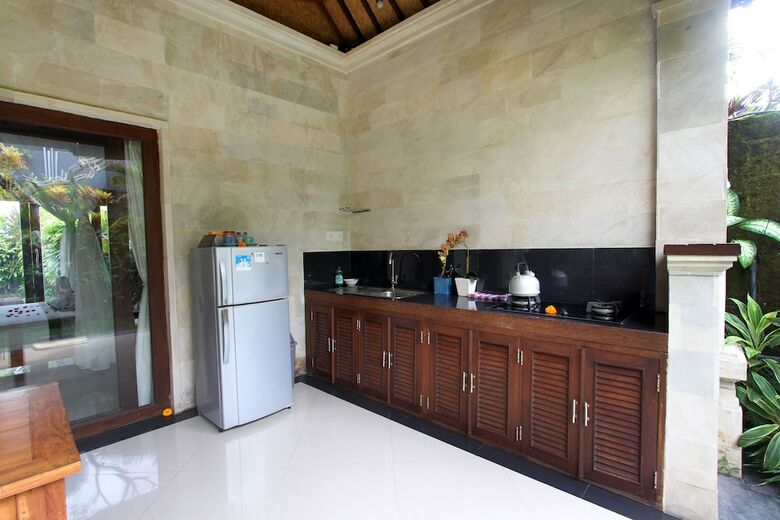 Villa Pondok Naya