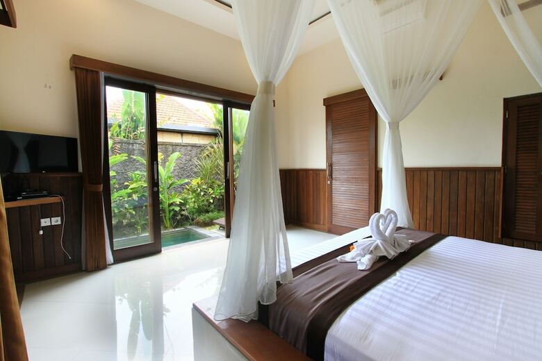 Villa Pondok Naya