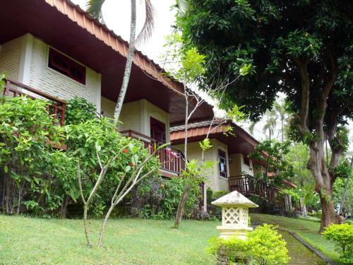 Hotel Puri Bunga Beach Cottages
