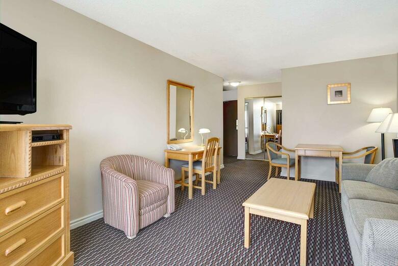 Hotel Ramada Victoria