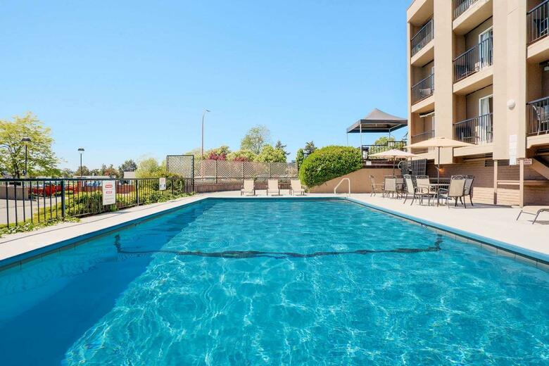 Hotel Ramada Victoria