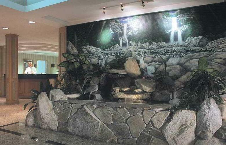 Hotel Ramada Victoria