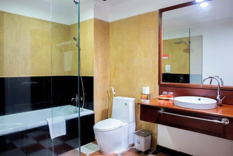 Royal Crown Hotel