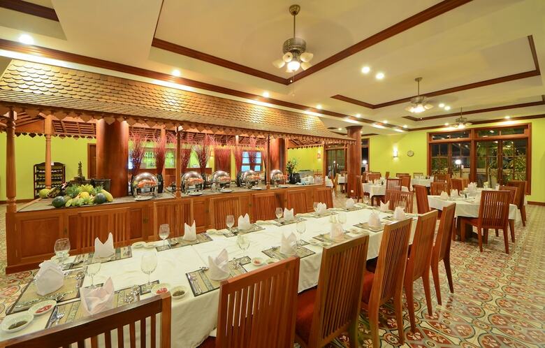 Royal Crown Hotel