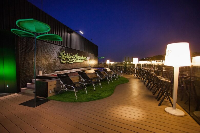 Hotel Barcel� Raval