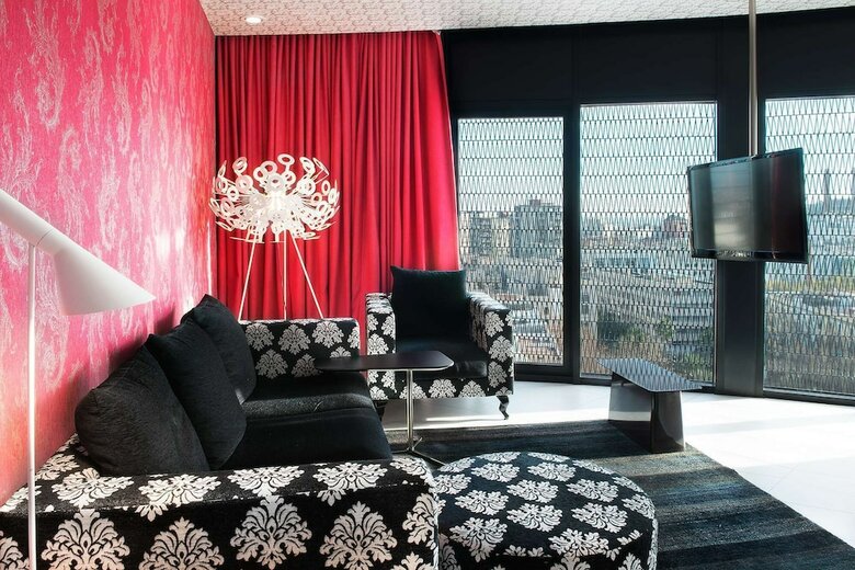 Hotel Barcel� Raval