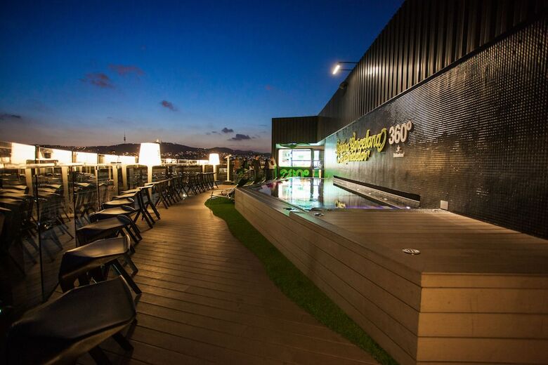 Hotel Barcel� Raval