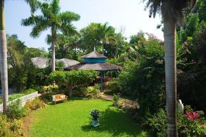 Hotel Sandals Carlyle
