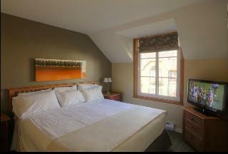 Hotel La Place Saint Bernard