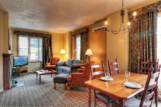 Hotel La Place Saint Bernard