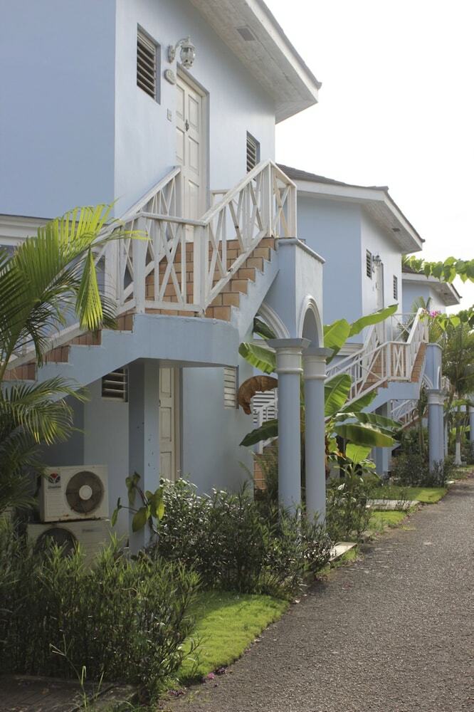 Hotel Beachcomber Club