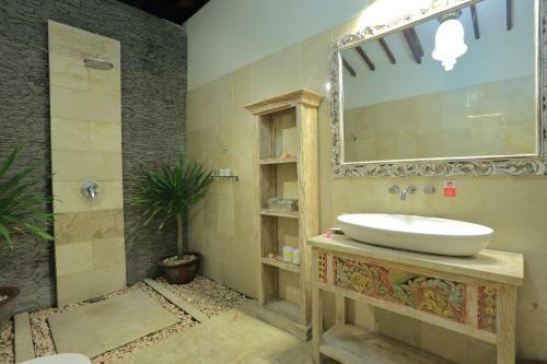 Bed & Breakfast Puri Mas Spa Resort
