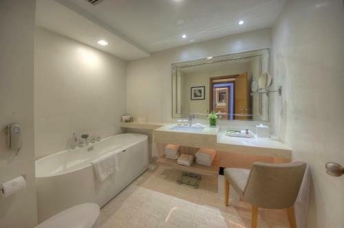 Hotel The Chateau Spa And Organic Wellness Resort