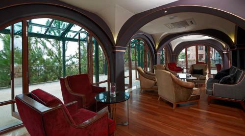 Hotel The Chateau Spa And Organic Wellness Resort