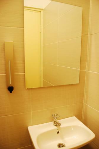 Hostal Sahabat Guesthouse