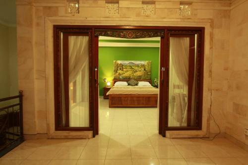 Hostal Pondok Loris Guest House