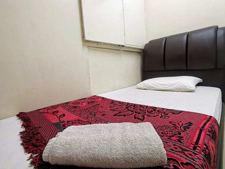 Hostal Ros Heritage Motel