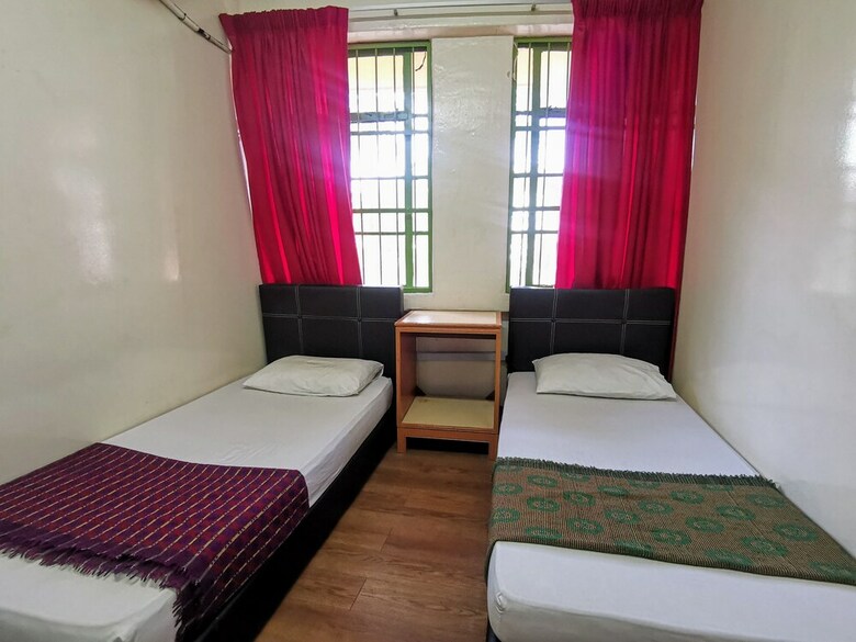 Hostal Ros Heritage Motel