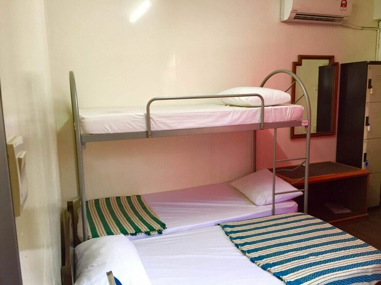 Hostal Ros Heritage Motel