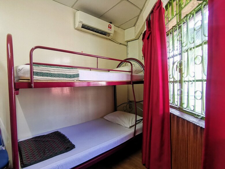 Hostal Ros Heritage Motel