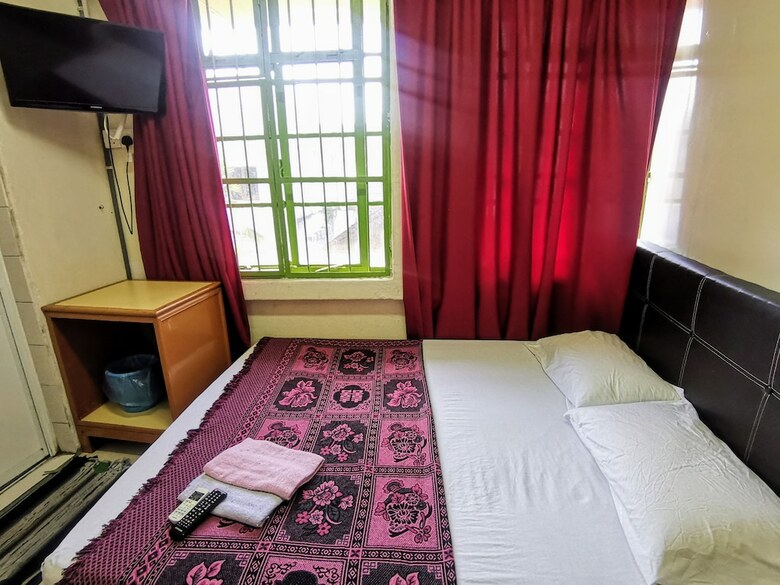 Hostal Ros Heritage Motel